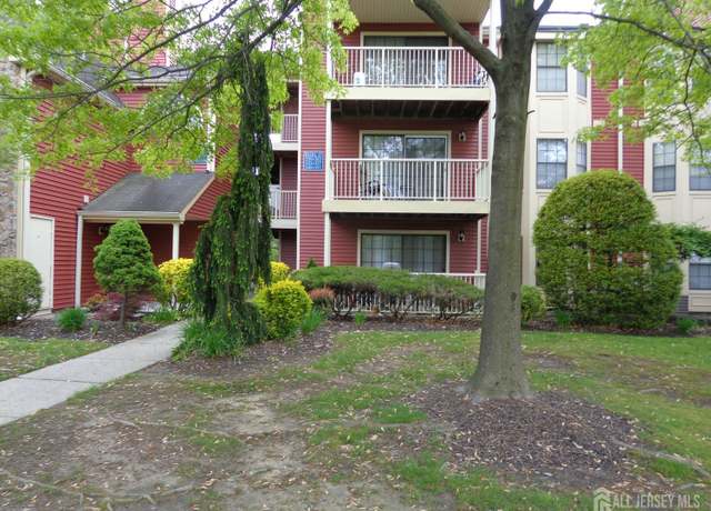 Property at 353 Crosspointe Dr, East Brunswick, NJ 08816, 2 beds, 1 bath