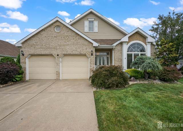 Property at 9 York Ct, Monroe, NJ 08831, 2 beds, 2 baths