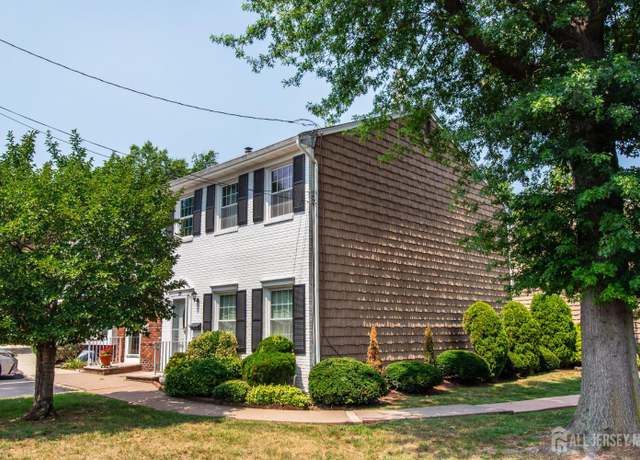 Property at 65 Wick Dr, Fords, NJ 08863, 2 beds, 1.5 baths