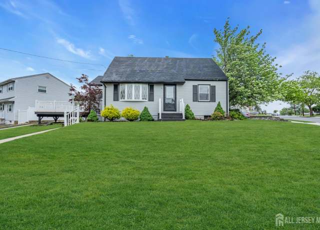 Property at 99 Crestview Rd, Fords, NJ 08863, 4 beds, 1 bath