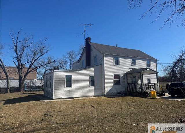Property at 1542 Prospect St, Ewing, NJ 08638, 5 beds, 3 baths