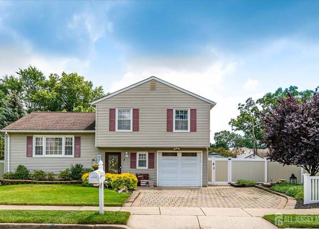 Property at 2 Patricia Ave, Edison, NJ 08837, 3 beds, 1.5 baths