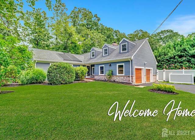 Property at 14 Wayland Dr, Old Bridge, NJ 07747, 5 beds, 3 baths