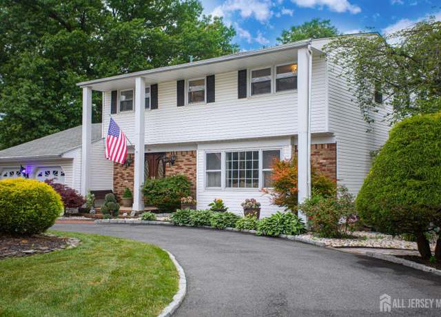 Property at 1 Stradford Rd, Sayreville, NJ 08859, 4 beds, 2.5 baths
