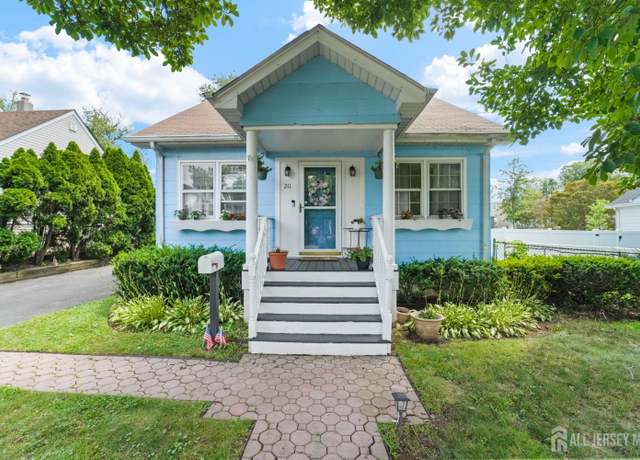 Property at 211 Howard Ave, South Bound Brook, NJ 08880, 3 beds, 1 bath