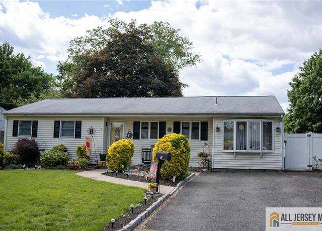 Property at 7 Cornell Rd, Old Bridge, NJ 08859, 3 beds, 1.5 baths