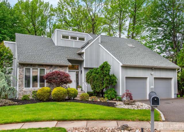 Property at 13 Clinton Ave, Edison, NJ 08820, 3 beds, 3.5 baths