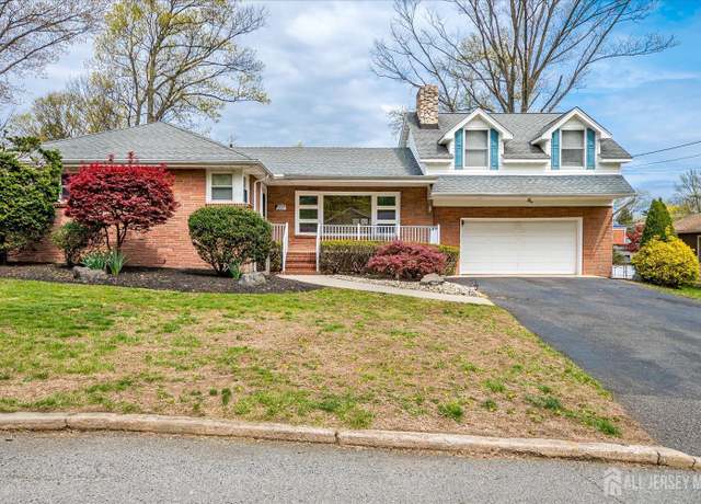 Property at 207 Dellwood Rd, Metuchen, NJ 08840, 5 beds, 3 baths