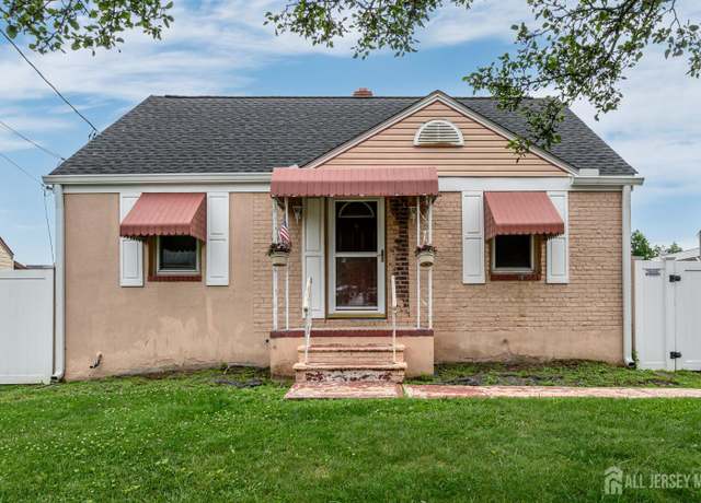 Property at 86 Bernard St, Carteret, NJ 07008, 3 beds, 1.5 baths