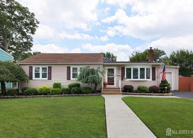Property at 235 Mawbey St, Woodbridge Proper, NJ 07095, 3 beds, 2 baths
