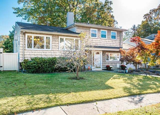 Property at 40 Cypress Dr, Colonia, NJ 07067, 4 beds, 1.5 baths