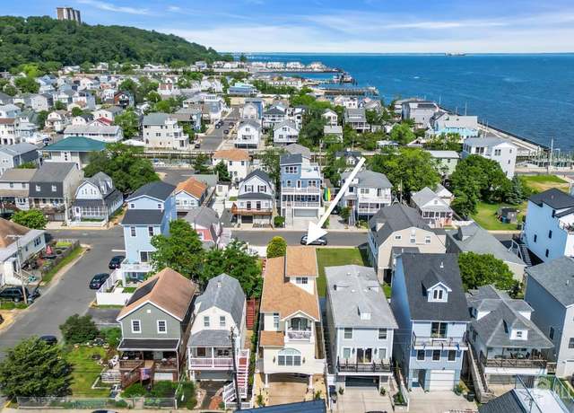 Property at 14 Seadrift Ave, Highlands, NJ 07732, 3 beds, 2.5 baths