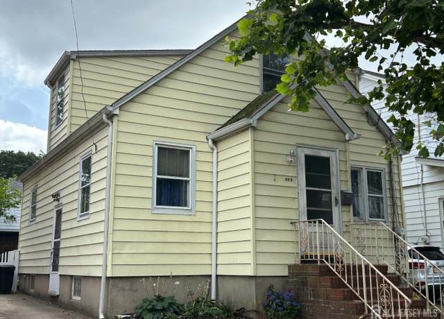 Property at 88 Lowell St Unit B, Carteret, NJ 07008, 3 beds, 1.5 baths