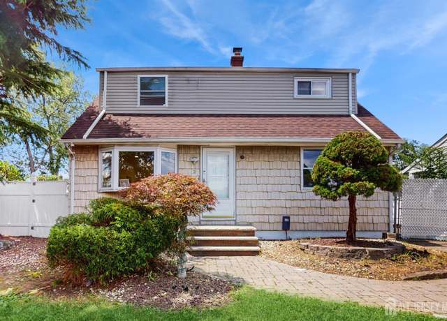 Property at 12 Bradley Dr, Edison, NJ 08817, 4 beds, 2 baths