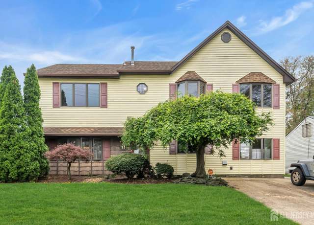 Property at 28 Colton Rd, Edison, NJ 08817, 4 beds, 2.5 baths