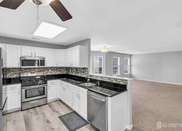 Property at 2211 Timber Ridge Ct, Sayreville, NJ 08859, 3 beds, 2.5 baths