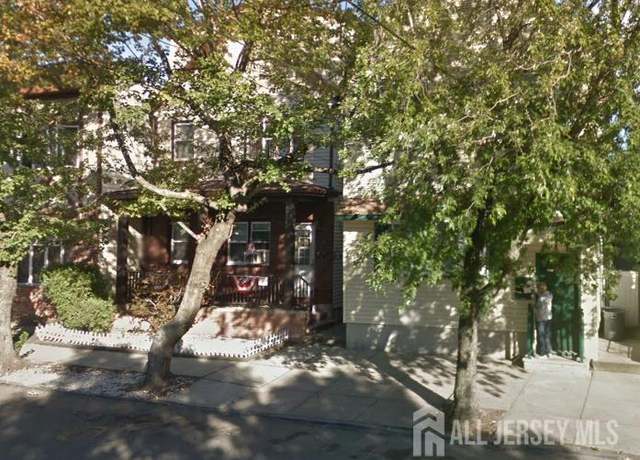 Property at 126 E 1/2 Ave E, Bayonne, NJ 07002, 5 beds, 3.5 baths