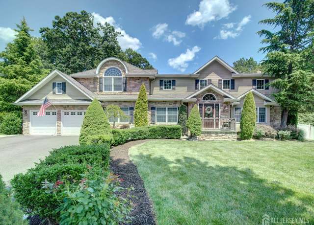 Property at 7 Willis Ct, East Brunswick, NJ 08816, 6 beds, 4.5 baths
