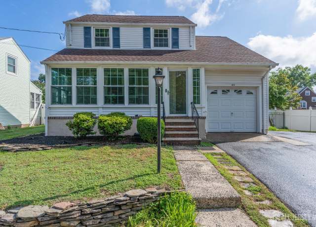 Property at 324 Greene Ave, Middlesex, NJ 08846, 3 beds, 1.5 baths