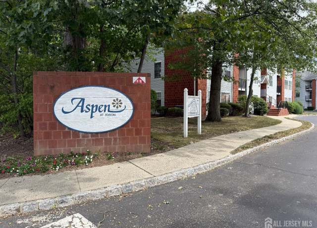Property at 98 Keystone Ct, Edison, NJ 08817, 2 beds, 2 baths