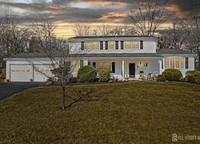 Property at 41 Dale Dr, Edison, NJ 08820, 5 beds, 3.5 baths