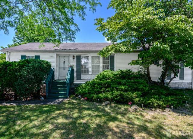 Property at 8 Snow Chief Ct, Howell, NJ 07731, 3 beds, 2 baths