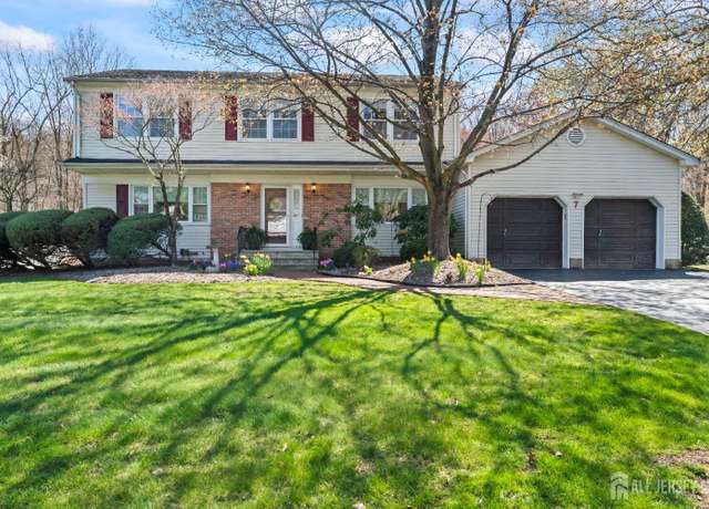 Property at 7 Deer Run Ct, East Brunswick, NJ 08816, 4 beds, 2.5 baths