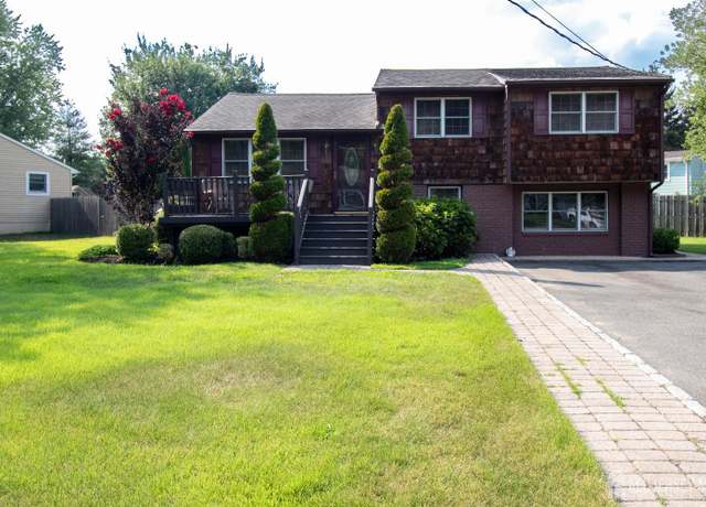 Property at 25 Baker Dr, Helmetta, NJ 08828, 3 beds, 1 bath