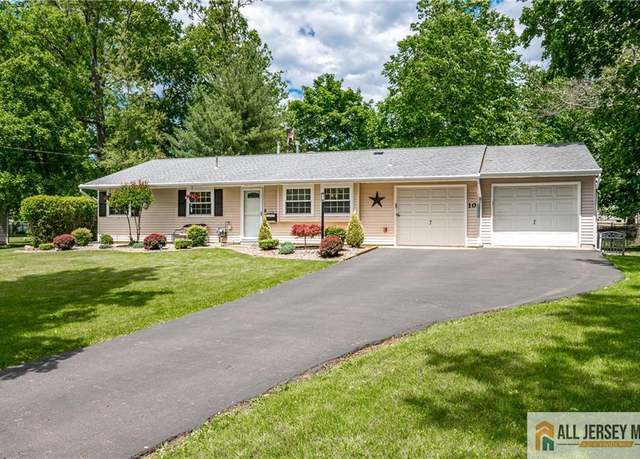 Property at 10 Ritter Rd, South Brunswick, NJ 08824, 3 beds, 1.5 baths