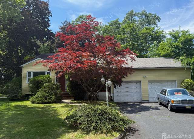 Property at 34 Woodbrook Cir, Westfield, NJ 07090, 3 beds, 2.5 baths