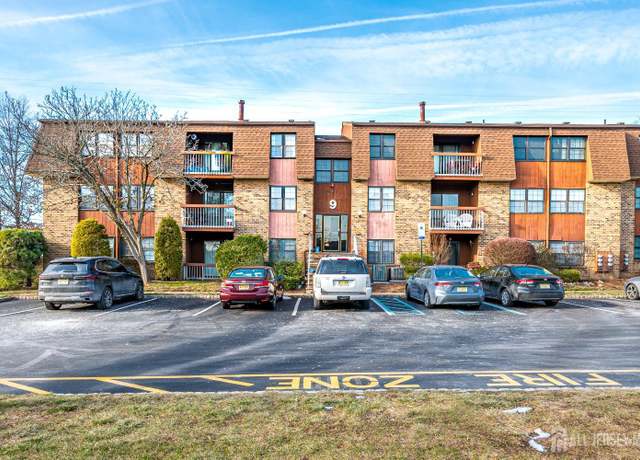 Property at 108 C, Keystone Ct, Woodbridge Proper, NJ 07095, 2 beds, 2 baths