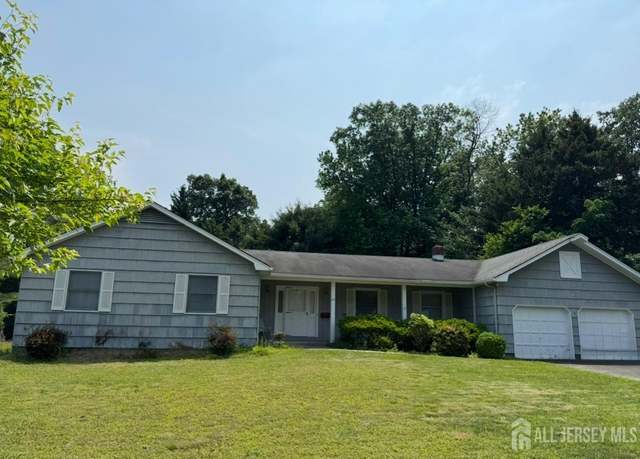 Property at 26 Thrush Dr, East Brunswick, NJ 08816, 3 beds, 2.5 baths