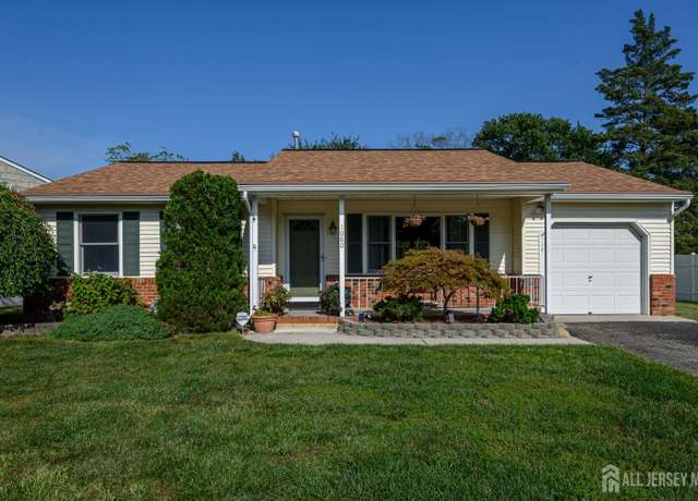 Property at 1080 Aspen Dr, Toms River, NJ 08753, 2 beds, 1 bath