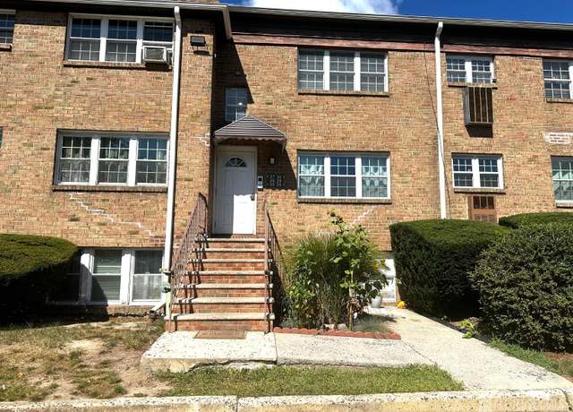 Property at 27 College Dr, Edison, NJ 08817, 3 beds, 2 baths