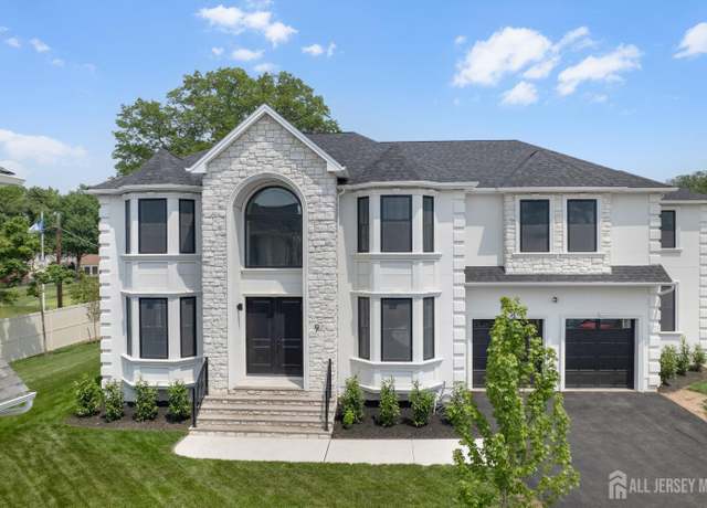 Property at 9 Links Dr, Edison, NJ 08820, 5 beds, 5.5 baths