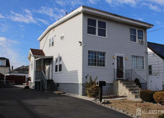 Property at 9 Hermann St, Carteret, NJ 07008, 5 beds, 3 baths