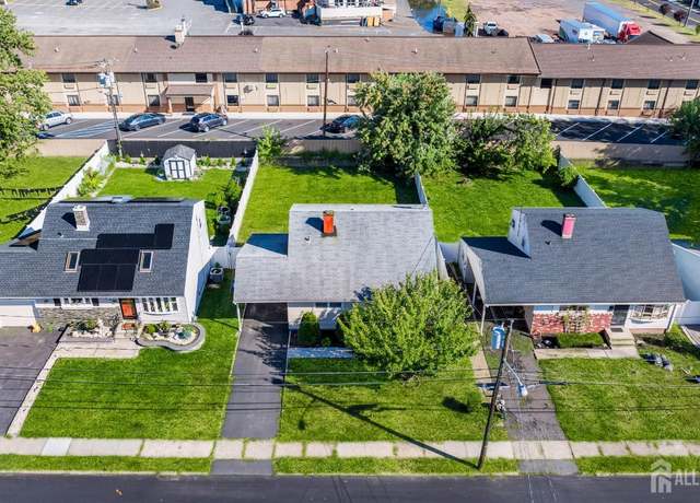 Property at 160 Brown Ave, Iselin, NJ 08830, 3 beds, 1.5 baths