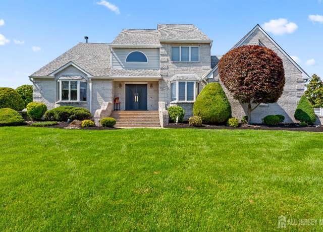 Property at 6 Allison Ct, Edison, NJ 08820, 4 beds, 4.5 baths