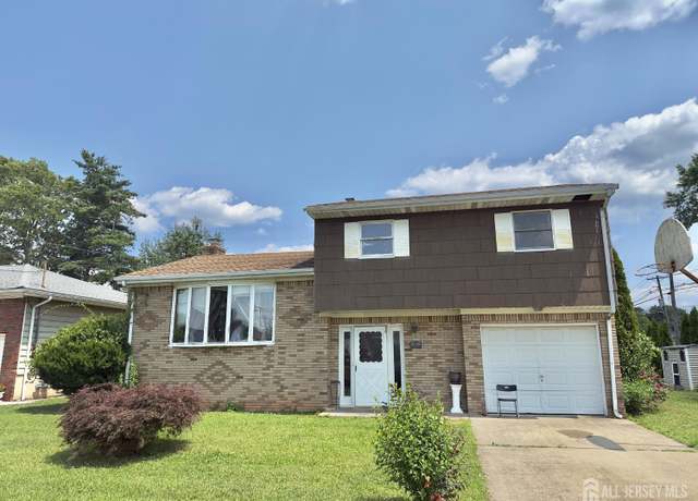 Property at 10 Van Buren Ave, Carteret, NJ 07008, 3 beds, 1.5 baths