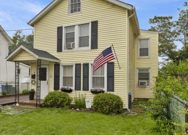 Property at 18 Pine St, Keyport, NJ 07735, 4 beds, 2.5 baths