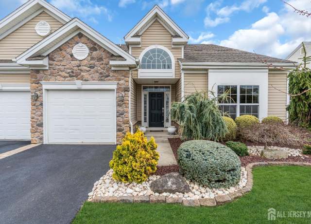 Property at 21 Gryphon Dr, Monroe, NJ 08831, 3 beds, 3 baths