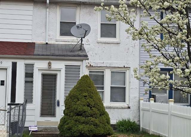 Property at 47 Lufberry Ave, New Brunswick, NJ 08901, 2 beds, 1 bath