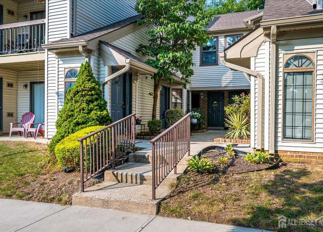 Property at 2006 Bayhead Dr, Sayreville, NJ 08859, 3 beds, 2 baths