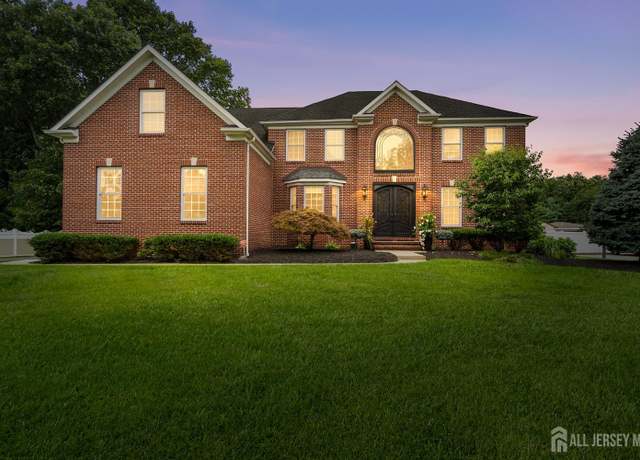 Property at 3 Millwood Ct, Monroe, NJ 08831, 5 beds, 3.5 baths
