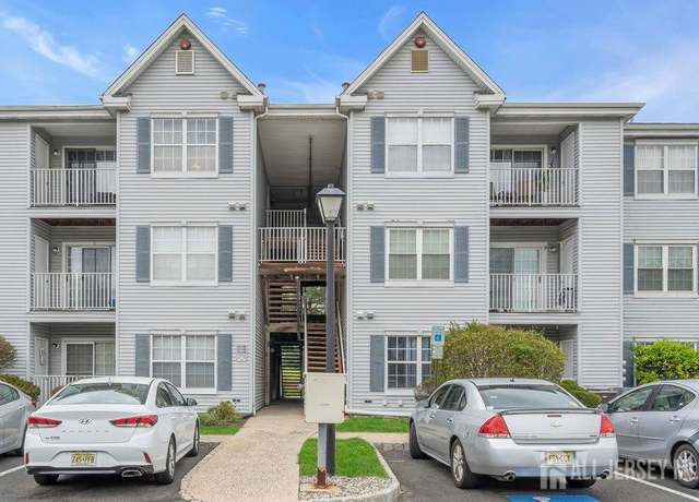 Property at 521 Stratford Pl, Bridgewater, NJ 08805, 2 beds, 2 baths