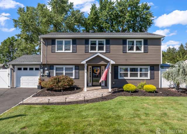 Property at 92 Southwood Dr, Old Bridge, NJ 08857, 3 beds, 1.5 baths