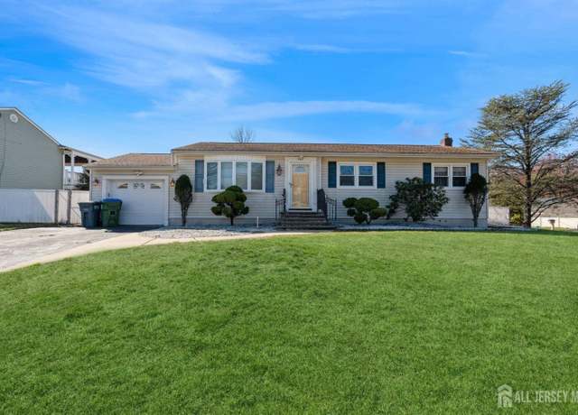 Property at 965 New Dover Rd, Edison, NJ 08820, 3 beds, 1.5 baths