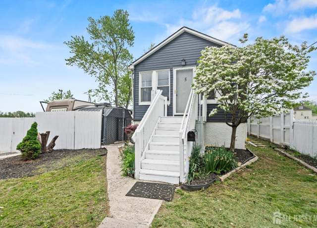 Property at 5 Wedgewood Ave Ave, Woodbridge Proper, NJ 07095, 2 beds, 1 bath