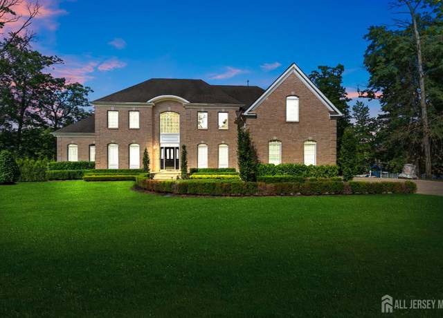Property at 3 Lexington Ct, Monroe, NJ 08831, 4 beds, 3.5 baths