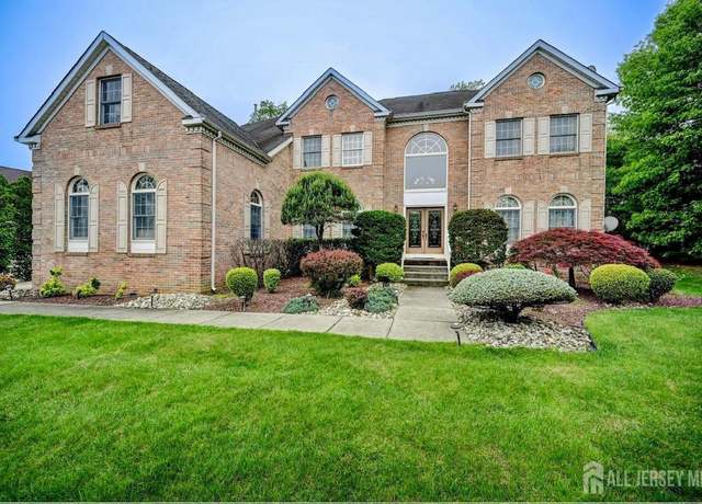 Property at 6 Lexington Ct, Monroe, NJ 08831, 5 beds, 3.5 baths
